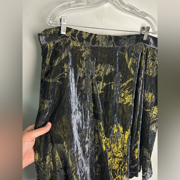 NWT Anthropologie ModCloth Midi Skirt Velvet Burnout Plus Size 2X Flare Goth - Picture 3 of 12